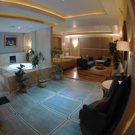 Changsing Business Motel Tainan Esterno foto