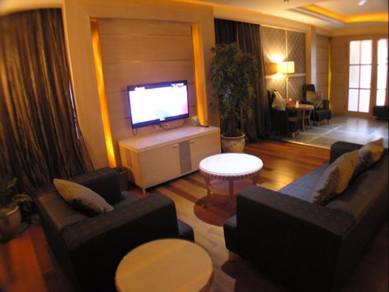 Changsing Business Motel Tainan Esterno foto