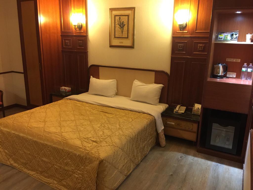 Changsing Business Motel Tainan Esterno foto