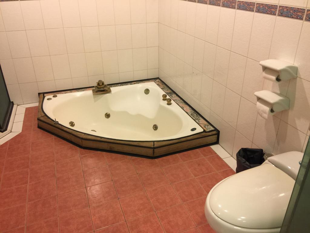 Changsing Business Motel Tainan Esterno foto
