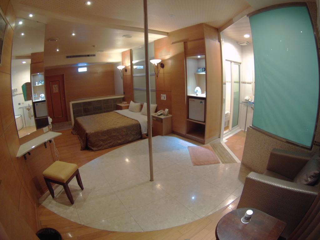 Changsing Business Motel Tainan Esterno foto