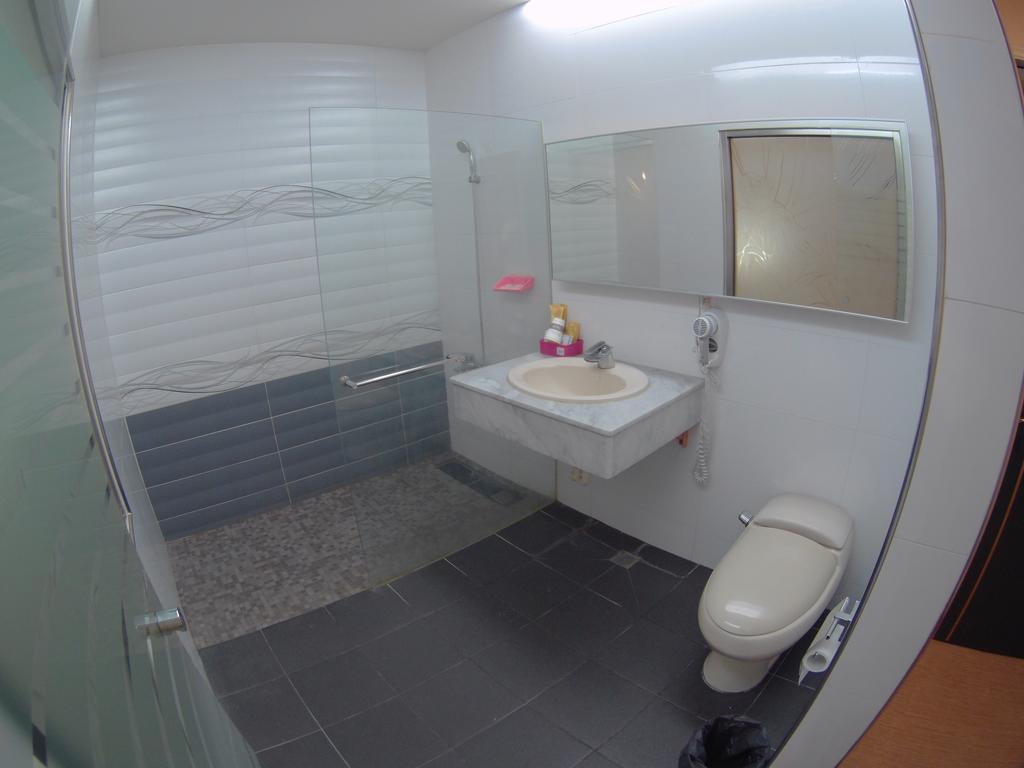 Changsing Business Motel Tainan Esterno foto